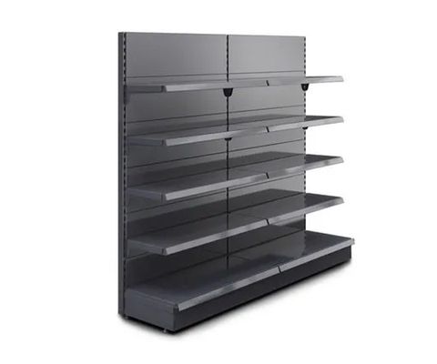 Scaffali del supermercato