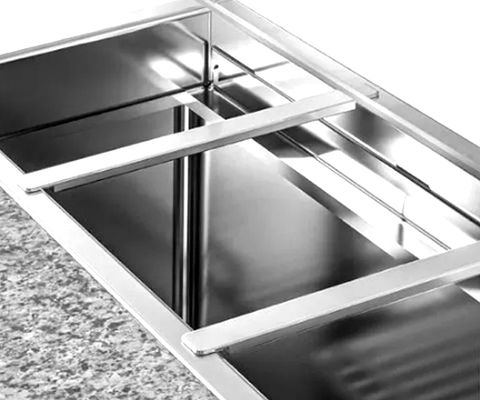 Stege für Aufsatzvitrinen