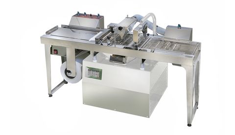 Chocolate tempering devices with conveyor belt