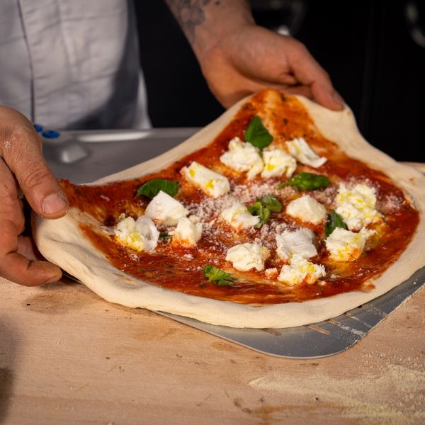 Pizza Schaufel rechteckig halb perforiert für die Gastronomie 33x33cm 